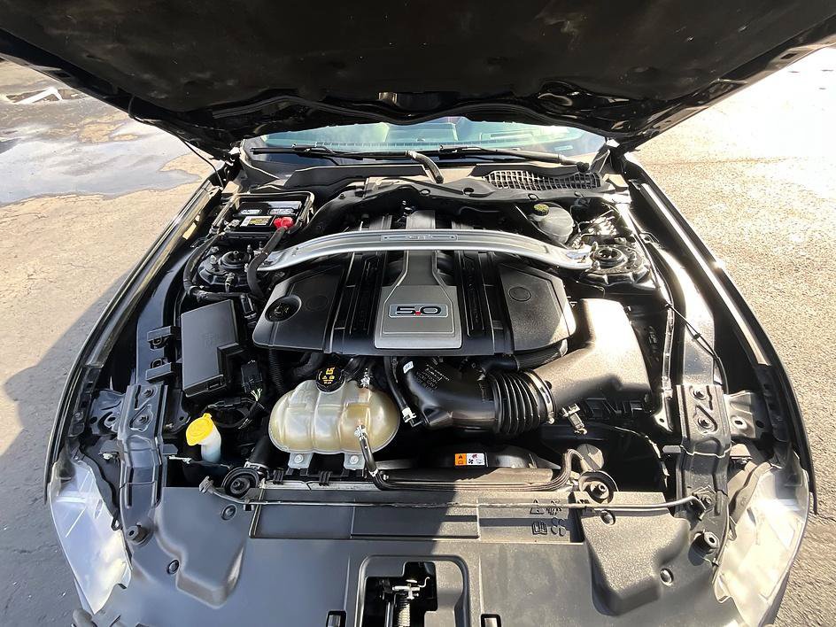 Used 2018 Ford Mustang GT Premium w/ GT Performance Package RWD image 3