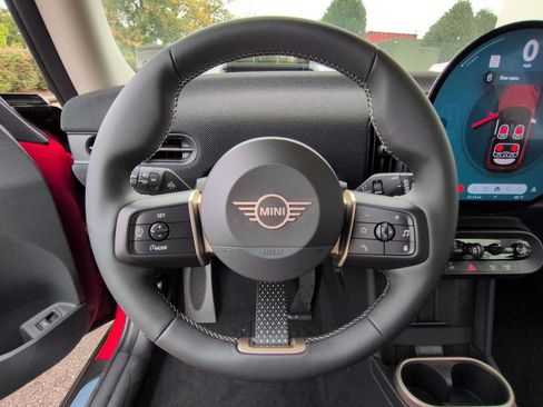 Used 2026 MINI Cooper 2-Door Hardtop FWD image 25