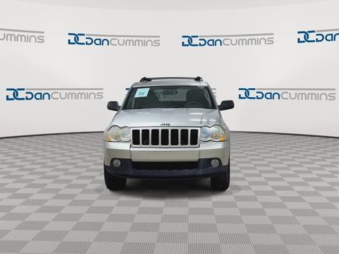 Used 2010 Jeep Grand Cherokee Laredo AWD/4WD image 3