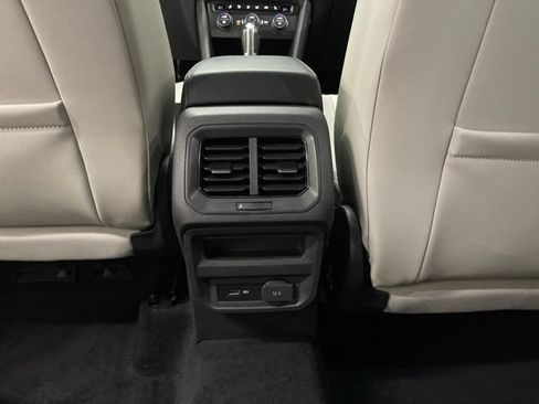 Used 2019 Volkswagen Tiguan SE w/ Panoramic Sunroof Package AWD/4WD image 26