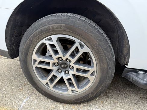 Used 2025 Ford Expedition Active image 9