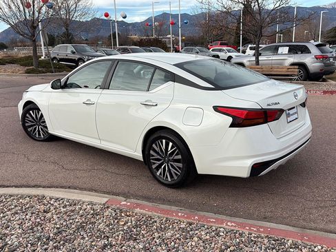 Used 2023 Nissan Altima 2.5 SV image 4