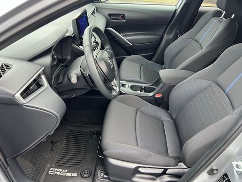 Certified 2024 Toyota Corolla Cross SE w/ Moonroof Package image 13