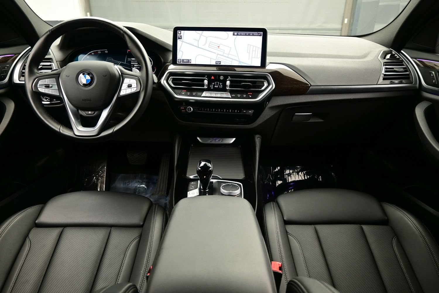 Used 2025 BMW X4 xDrive30i AWD/4WD image 17