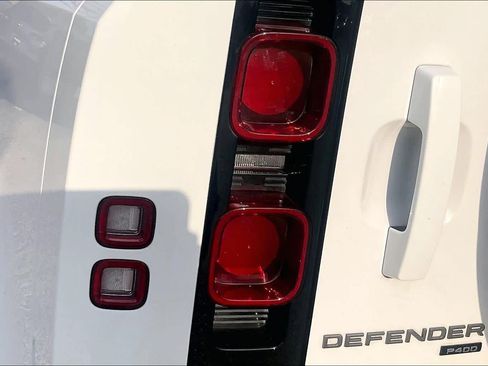 Used 2022 Land Rover Defender 110 X-Dynamic HSE AWD/4WD image 29