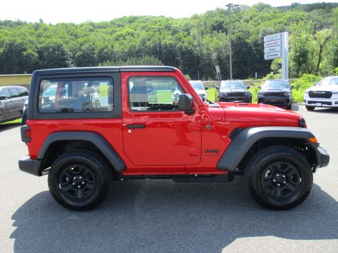 Certified 2026 Jeep Wrangler Sport AWD/4WD image 4