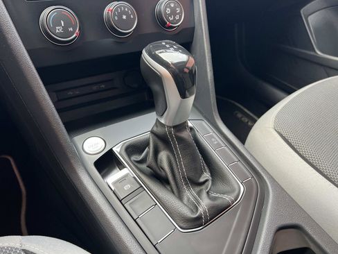 Certified 2022 Volkswagen Taos S image 16