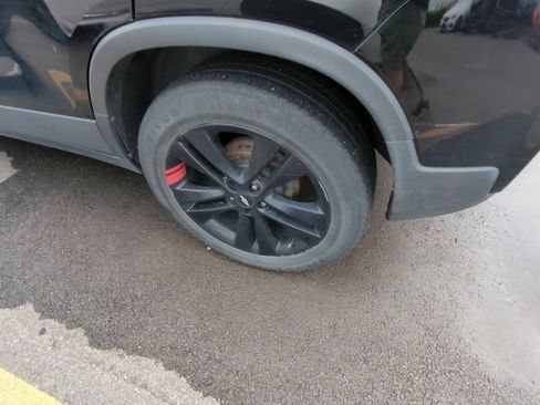 Used 2020 Chevrolet Trax LT w/ Redline Edition FWD image 5