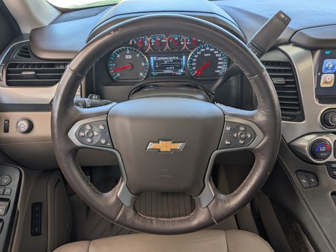Used 2018 Chevrolet Suburban LT w/ LT Signature Package RWD image 25