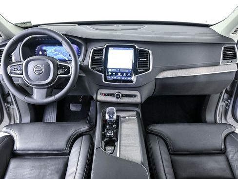 Certified 2023 Volvo XC90 B6 Ultimate w/ Protection Package Premier AWD/4WD image 18
