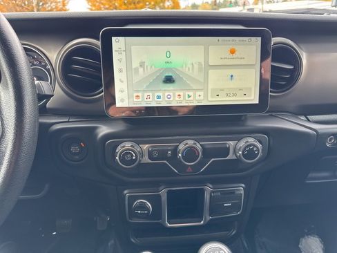 Used 2019 Jeep Wrangler Sport image 19