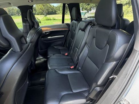 Used 2021 Volvo XC90 T6 Momentum w/ Climate Package AWD/4WD image 15