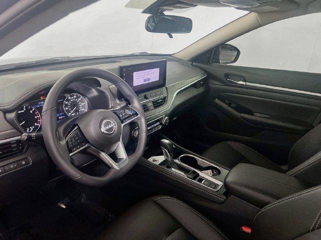 Used 2024 Nissan Altima 2.5 SL FWD image 10