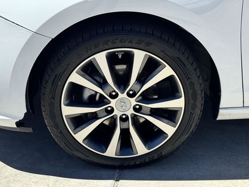 Used 2020 Hyundai Elantra GT w/ Style Package 02 FWD image 9