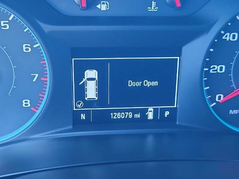 Used 2021 Chevrolet Traverse LS image 12