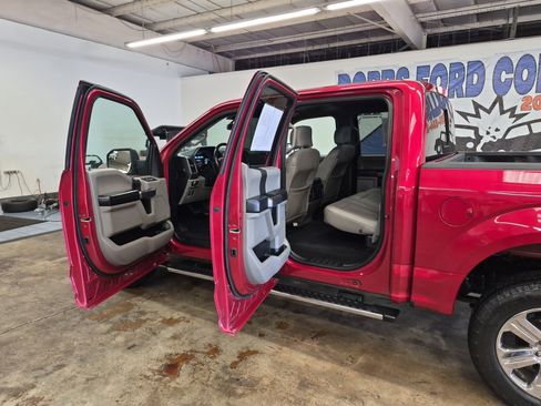 Used 2020 Ford F150 XLT w/ Equipment Group 302A Luxury AWD/4WD image 16