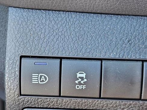 Used 2024 Toyota Camry SE w/ Convenience Package FWD image 8