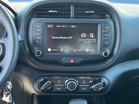 Used 2025 Kia Soul LX w/ LX Technology Package image 17
