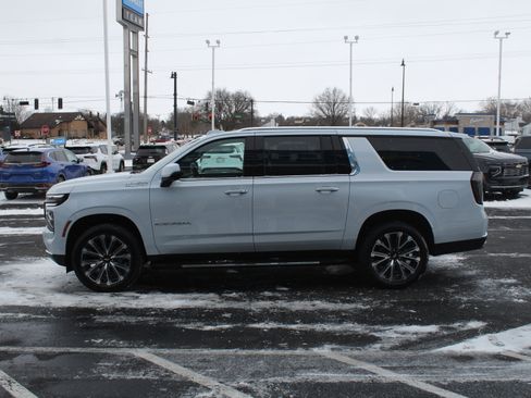 New 2026 Chevrolet Suburban High Country image 6