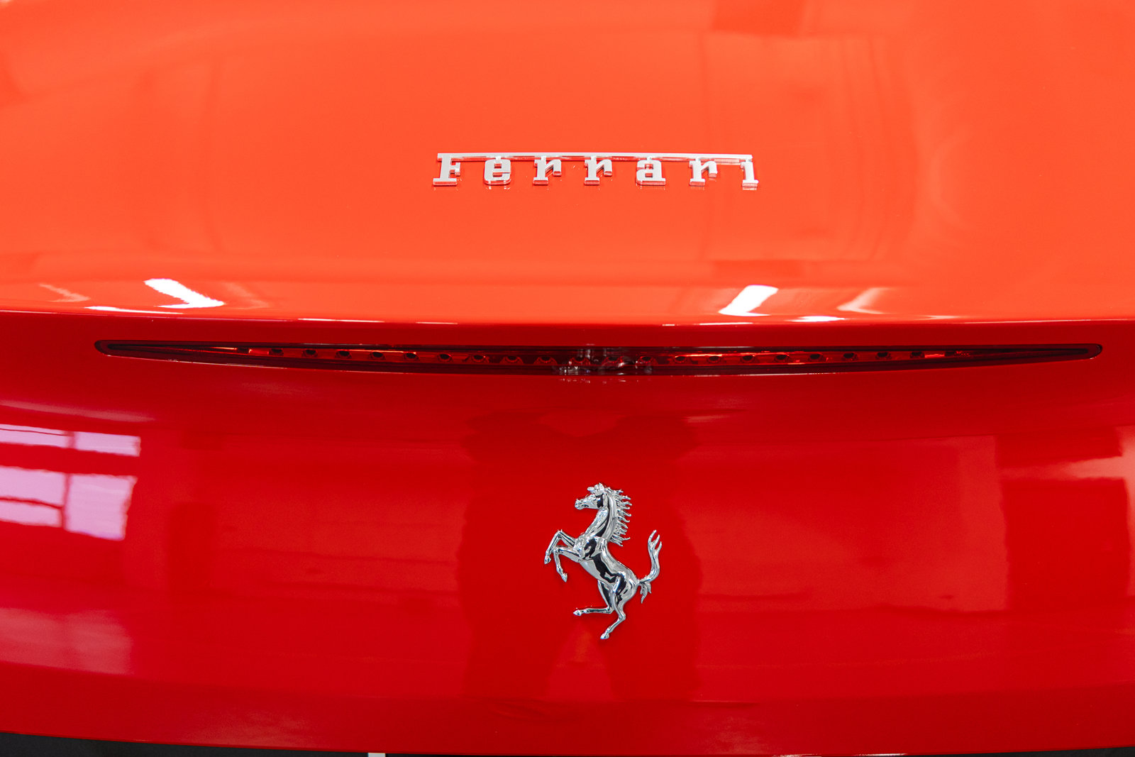 Used 2011 Ferrari California RWD image 26
