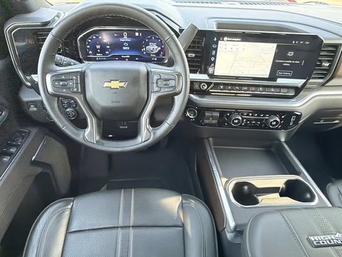 Used 2025 Chevrolet Silverado 2500 High Country w/ High Country Premium Package AWD/4WD image 20