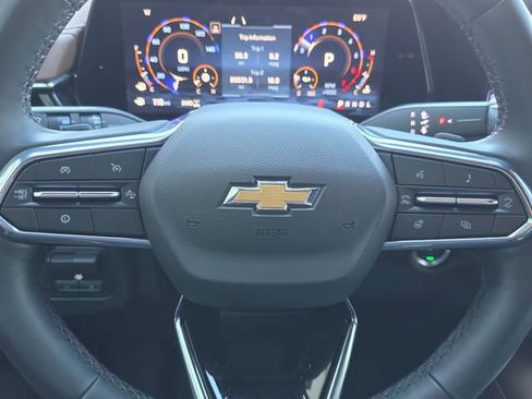 Certified 2025 Chevrolet Suburban High Country image 34