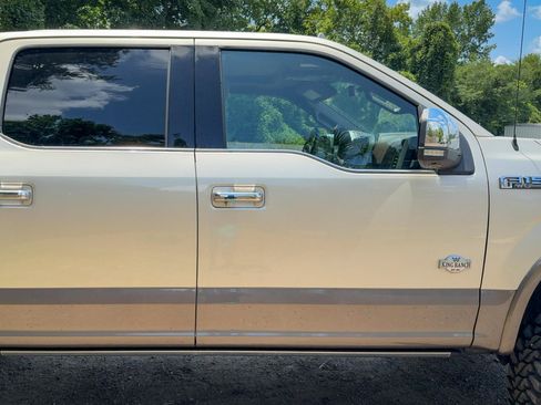 Used 2018 Ford F150 King Ranch w/ Equipment Group 601A Luxury AWD/4WD image 21
