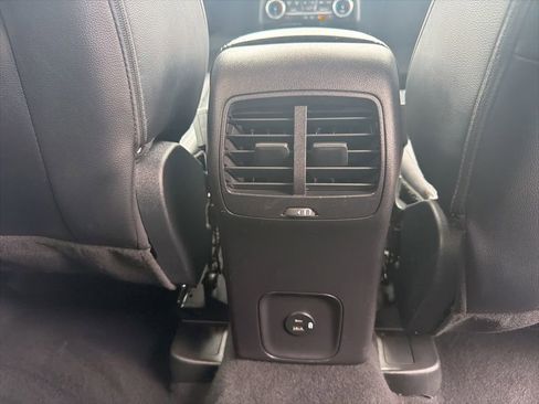 Used 2022 Ford Escape Titanium image 43