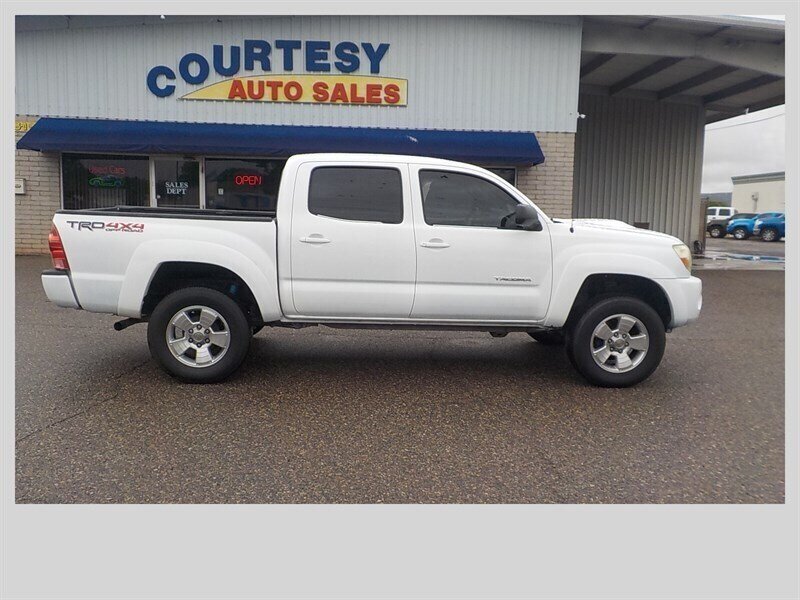 Used 2005 Toyota Tacoma 4x4 Double Cab w/ TRD Sport Pkg #2 image 11