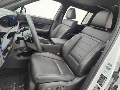 Used 2025 Hyundai Santa Fe Calligraphy FWD image 10