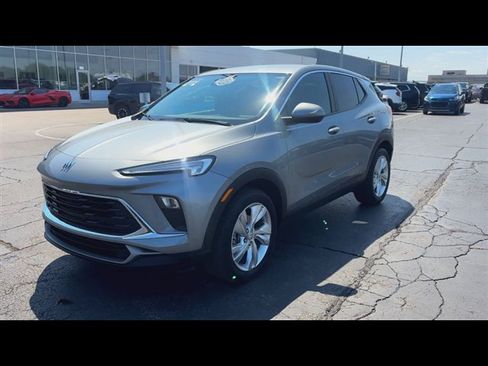 Certified 2024 Buick Encore GX Preferred w/ Comfort Package FWD image 4