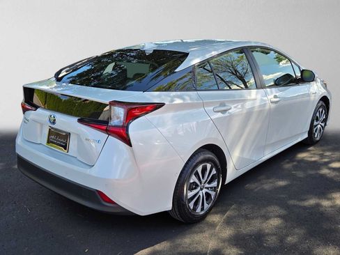 Used 2019 Toyota Prius LE AWD/4WD image 3