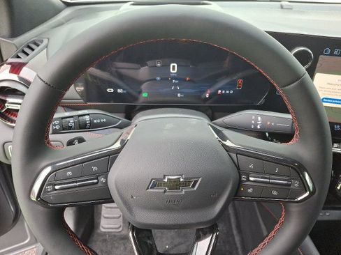 New 2025 Chevrolet Blazer EV RS image 9