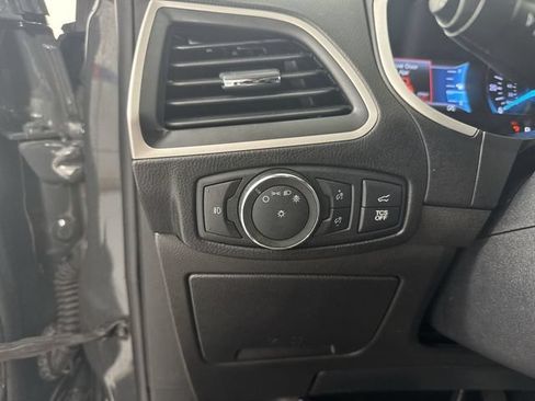 Used 2021 Ford Edge SEL w/ Convenience Package AWD/4WD image 15