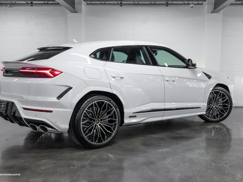 New 2025 Lamborghini Urus SE image 16