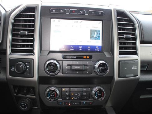 Used 2021 Ford F250 Platinum w/ FX4 Off-Road Package image 18