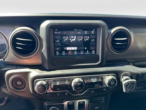 Used 2020 Jeep Wrangler Sport image 21