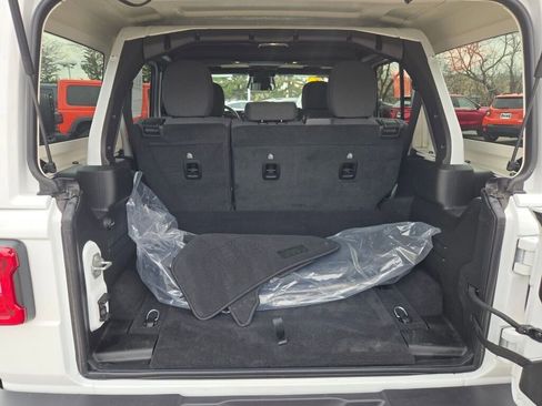 Certified 2025 Jeep Wrangler Unlimited Sahara w/ Safety Group image 8