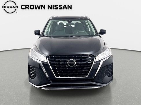 Certified 2021 Nissan Kicks SV FWD image 2