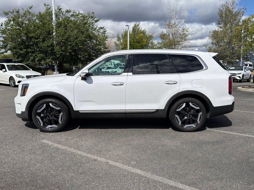 Used 2024 Kia Telluride S w/ S Sunroof Package AWD/4WD image 4