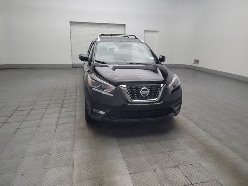 Used 2018 Nissan Kicks SR w/ Premium Package FWD image 14
