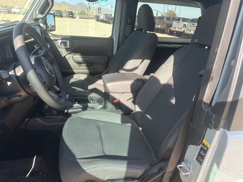 Used 2024 Jeep Wrangler Sport AWD/4WD image 12