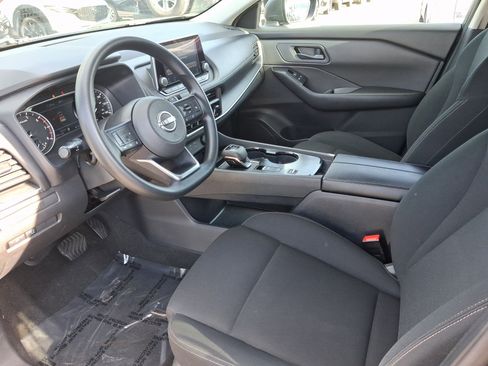 Used 2024 Nissan Rogue S image 10