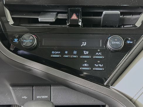 Used 2024 Toyota Camry XLE w/ Cold Weather Package image 23