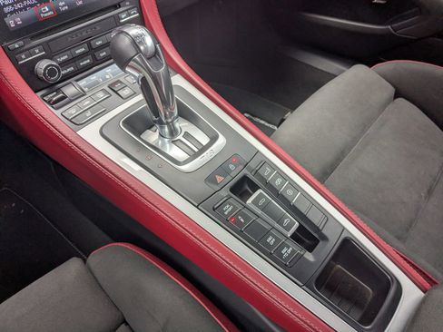 Certified 2021 Porsche 718 Boxster Spyder RWD image 23