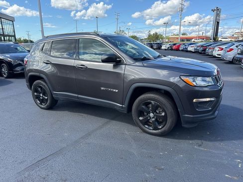 Used 2019 Jeep Compass Latitude w/ Popular Equipment Group image 1