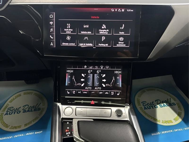 Used 2019 Audi e-tron Prestige w/ Prestige Package AWD/4WD image 23
