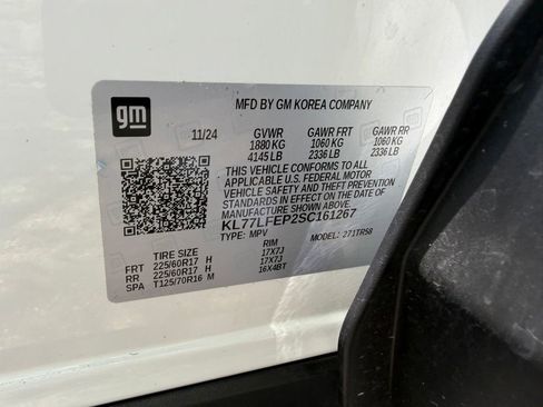 Used 2025 Chevrolet Trax LS FWD image 23