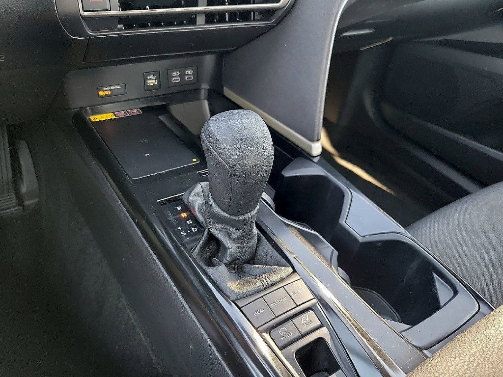 Used 2025 Toyota Camry LE FWD image 18