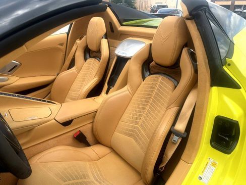 Used 2022 Chevrolet Corvette Stingray Premium Conv w/ Z51 Performance Package image 18